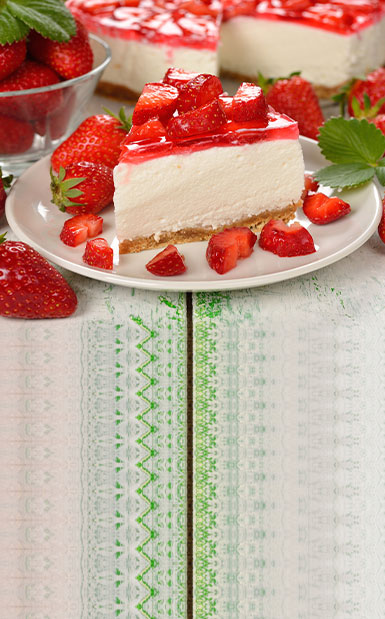 WHITE CHOCOLATE AND BERRY CHEESECAKE